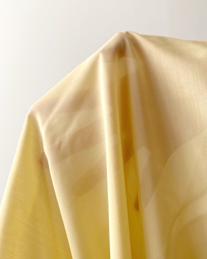 GU（ジーユー）のおすすめトップス「シアードローストリングブラウス（7分袖）Q+E」