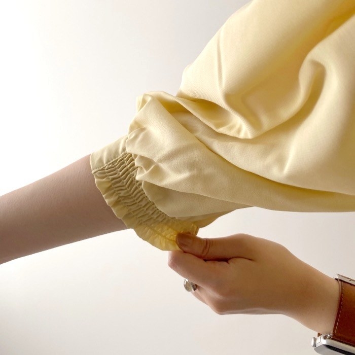 GU（ジーユー）のおすすめトップス「シアードローストリングブラウス（7分袖）Q+E」