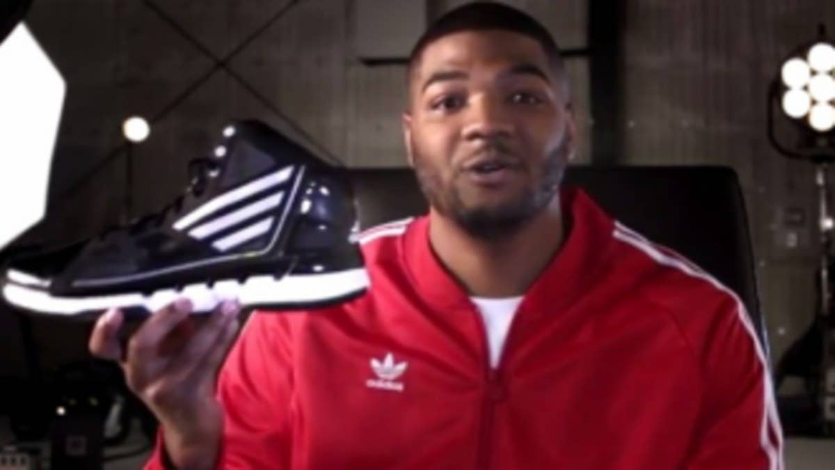 Hawks' high-flyer Josh Smith gives us a detailed look at his latest shoe with the adidas, the adiZero Ghost.