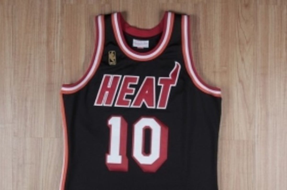 Jersey Spotlight: Tim Hardaway Miami Heat Hardwood Classics Mitchell &  Ness