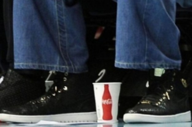 michael jordan wearing jordan 1 mid