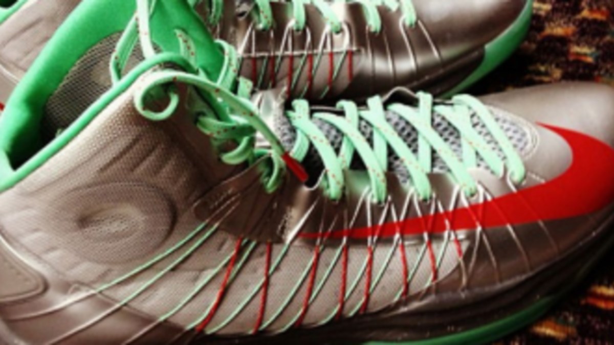 Nike Lunar Hyperdunk - Pau Gasol Christmas PE | Complex