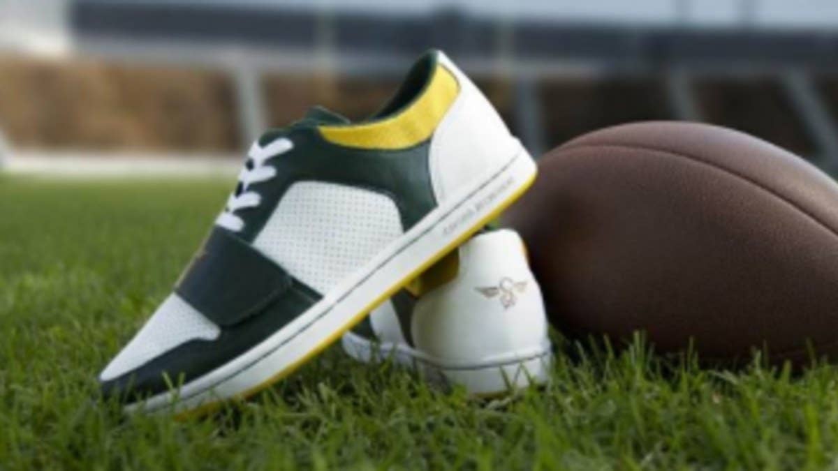 As a long time fan and friend of Creative Recreation, linebacker Clay Matthews of the Super Bowl Champion Green Bay Packers recently teamed up with the brand to create a special shoe that will be gifted to his teammates.