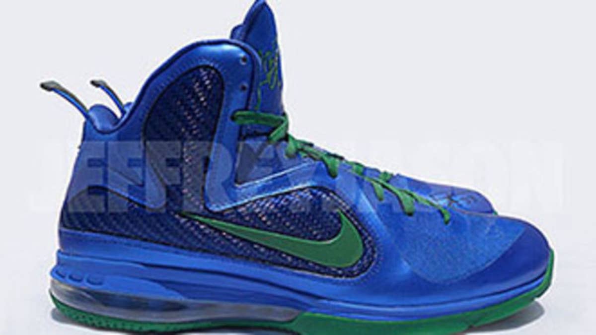 Though the Hyperfuse 2011 has become somewhat of her go-to model over the last couple of seasons, 2011 WNBA Finals MVP Seimone Augustus recently introduced this LeBron 9 Player Exclusive to her on-court rotation.