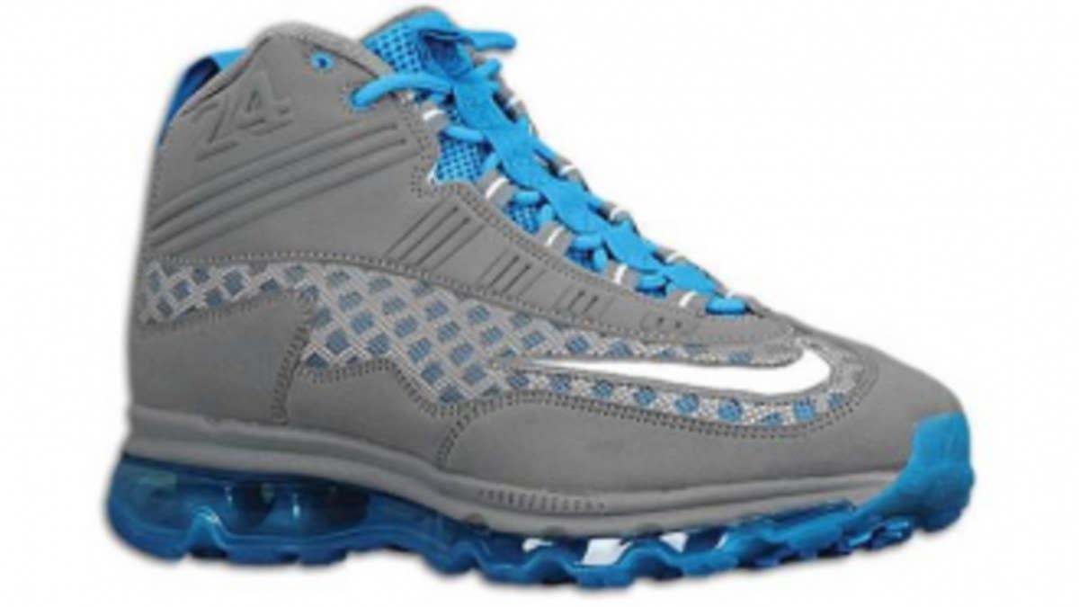 A fresh look for Ken Griffey's new Nike hybrid.