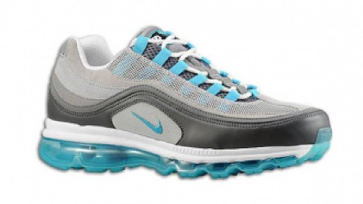 Chlorine Blue makes another appearance on a popular runner.