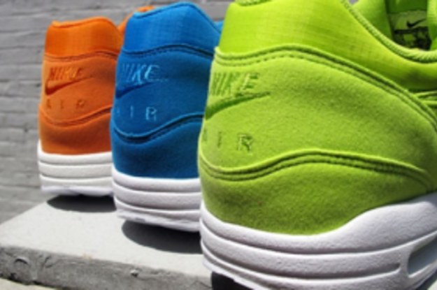 coloured nike air max