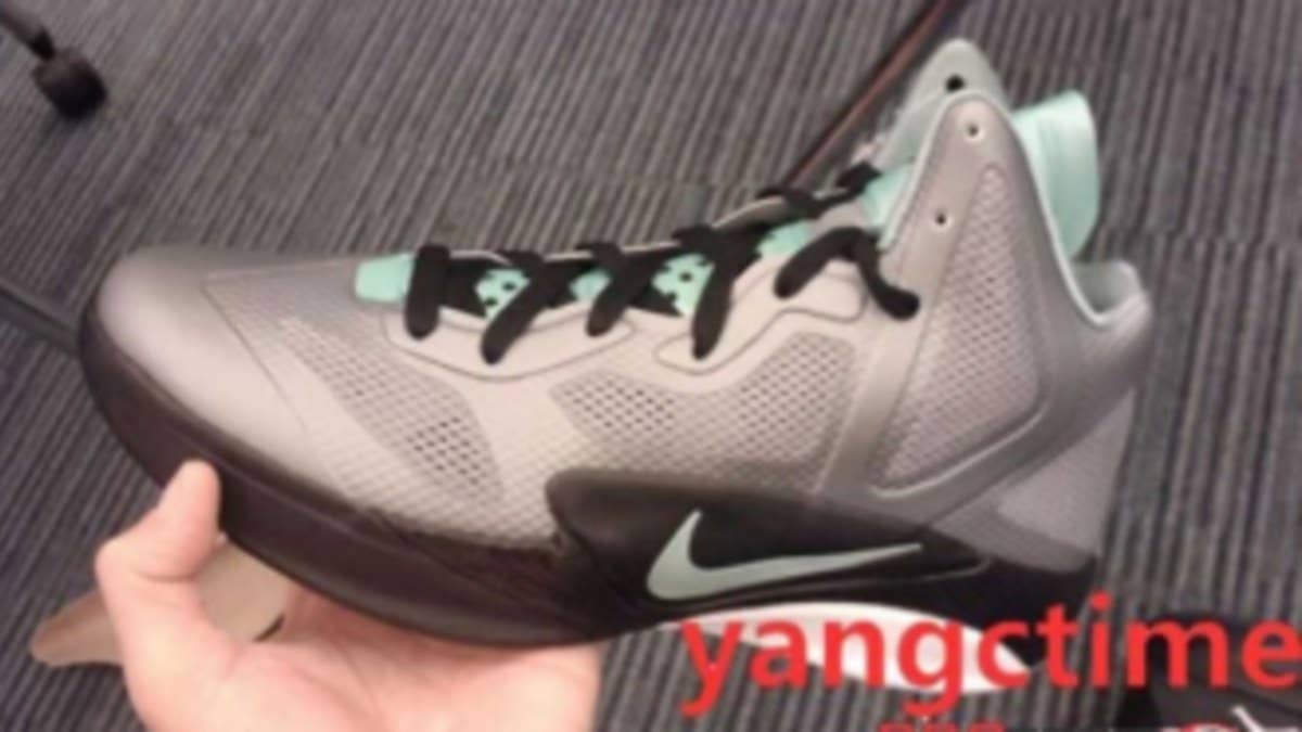 We're treated to an early look at an upcoming colorway of the Hyperfuse 2011, set for release this holiday season.