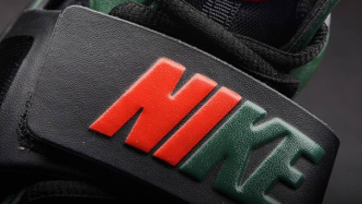 Represent "The U" with this Zoom Huarache Trainer.