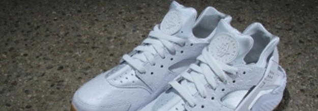 White ostrich nike huarache sale