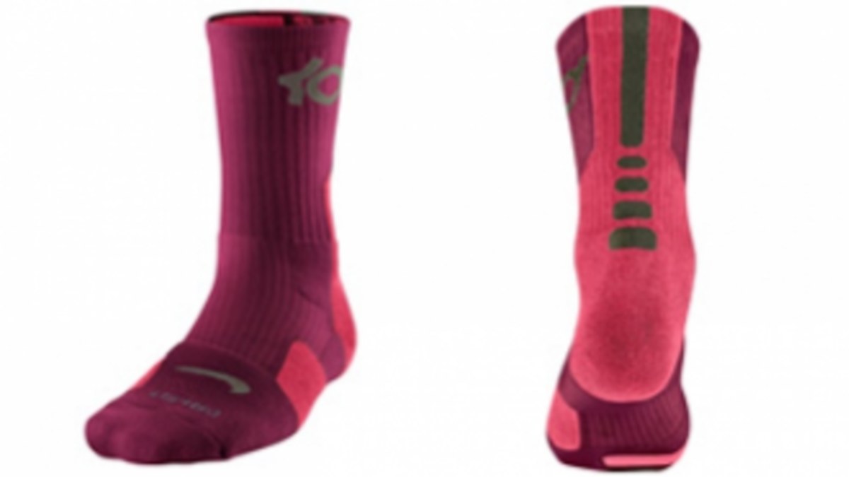 Nike elite hot sale socks maroon