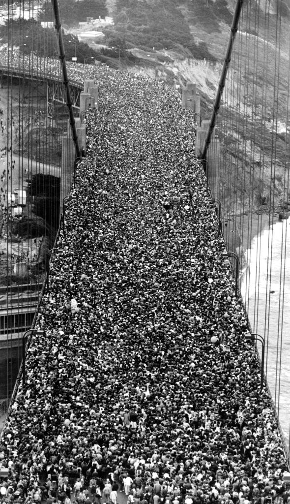People on the Golden Gate Bridge