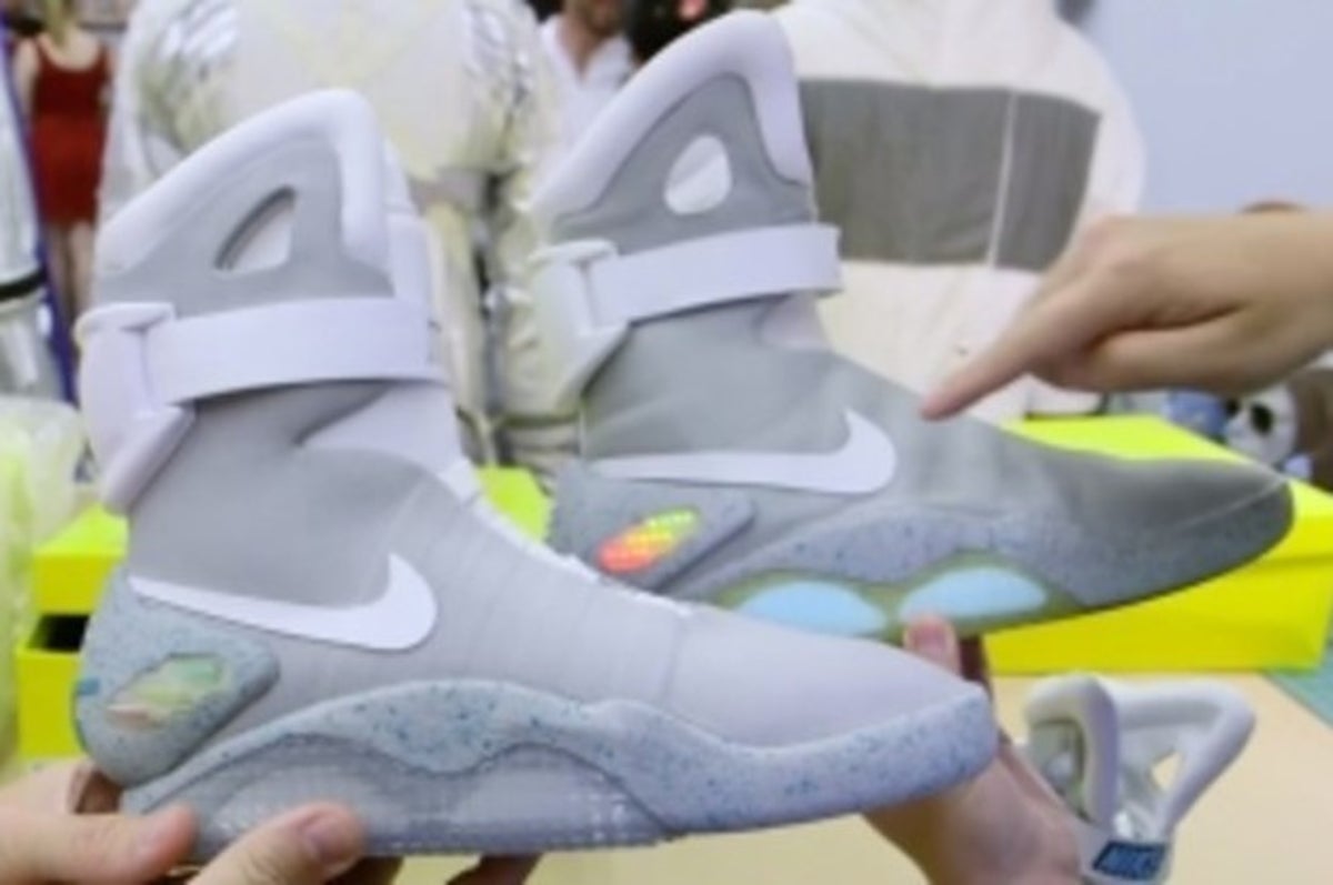 entrega Parte Vaca This Guy Is Buying Fake Nike MAGS and Trying to Make Them Look Legit |  Complex