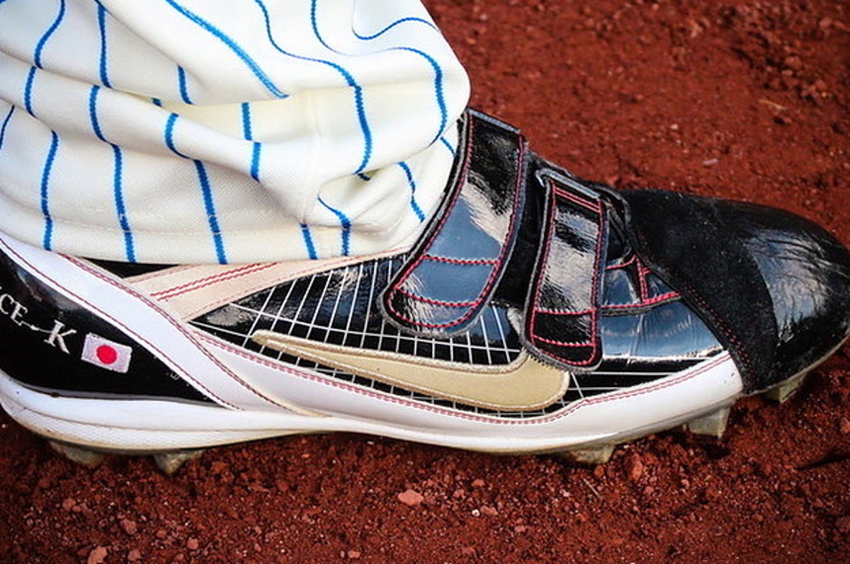 Up Close With Carl Crawford's Dodgers Air Jordan 4 PE Cleats