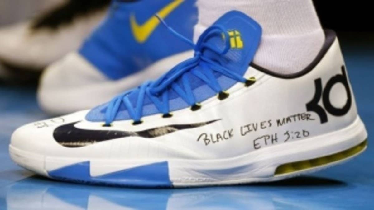 Kevin Durant uses his sneakers to send a message about recent police violence.