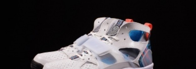 The Nike Air Trainer Huarache is Super Bowl Bound Complex