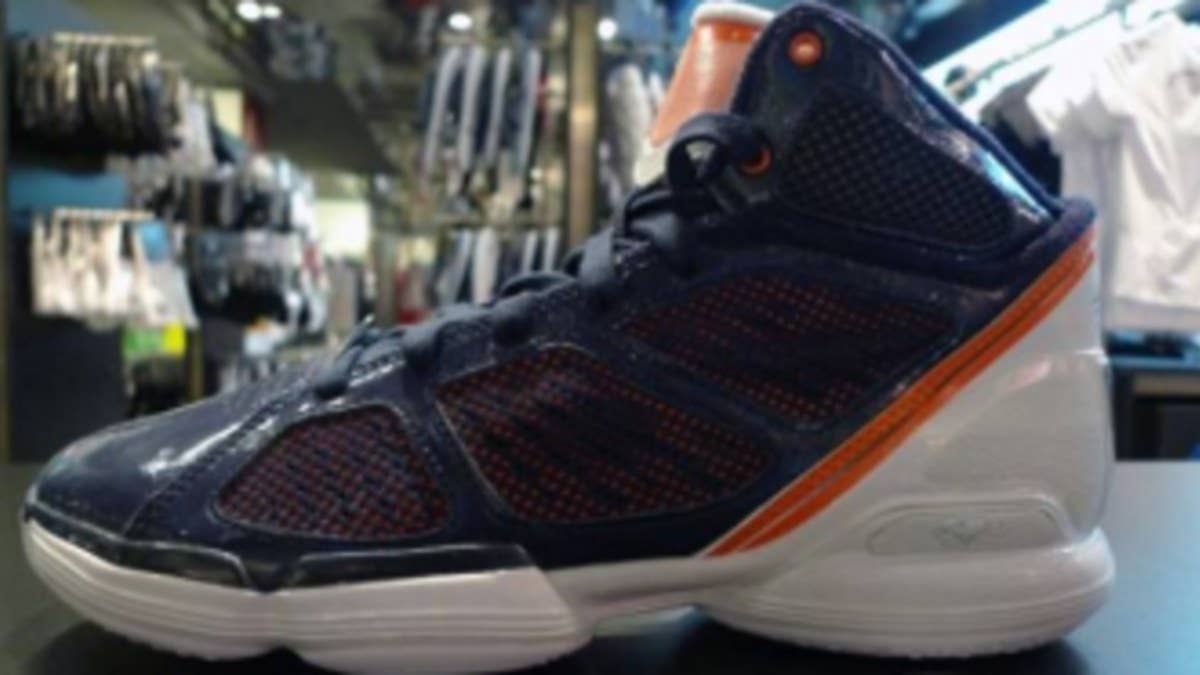 Another look at Derrick Rose's second signature shoe in a Chicago Bears colorway.