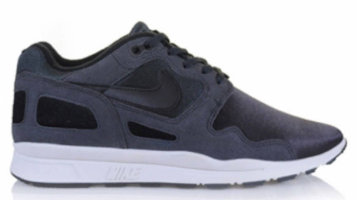 The classic Nike Air Flow is back after releasing in two original color schemes last spring. 