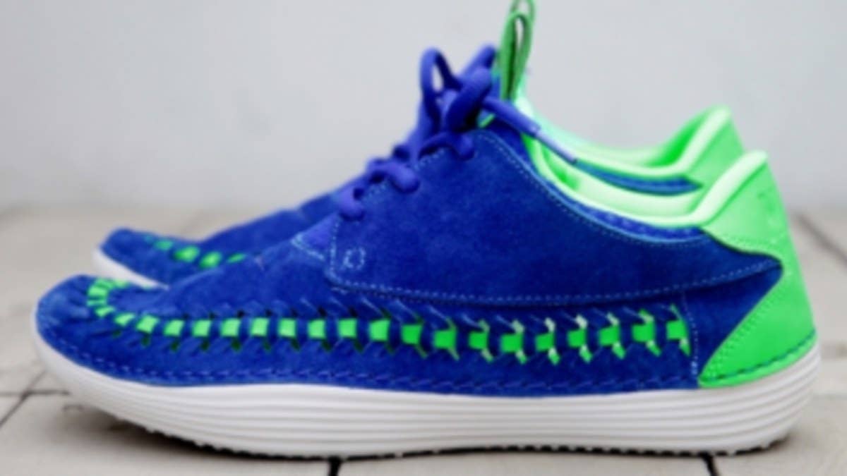 The familar combination of hyper blue and poison green comes together over the all new Solarsoft Moccasin Woven by Nike Sportswear.