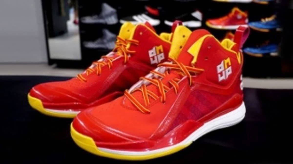 When Dwight Howard returns to the court for his second season with the Houston Rockets this fall, we may see the All-Star center laced up in this H-Town flavored colorway of the adidas D Howard 5.