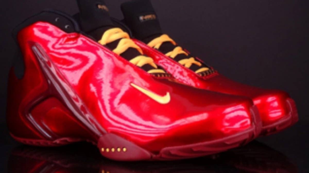 Another solid look for the Zoom Hyperflight is on the way, utilizing a red-based Miami Heat-like color scheme.