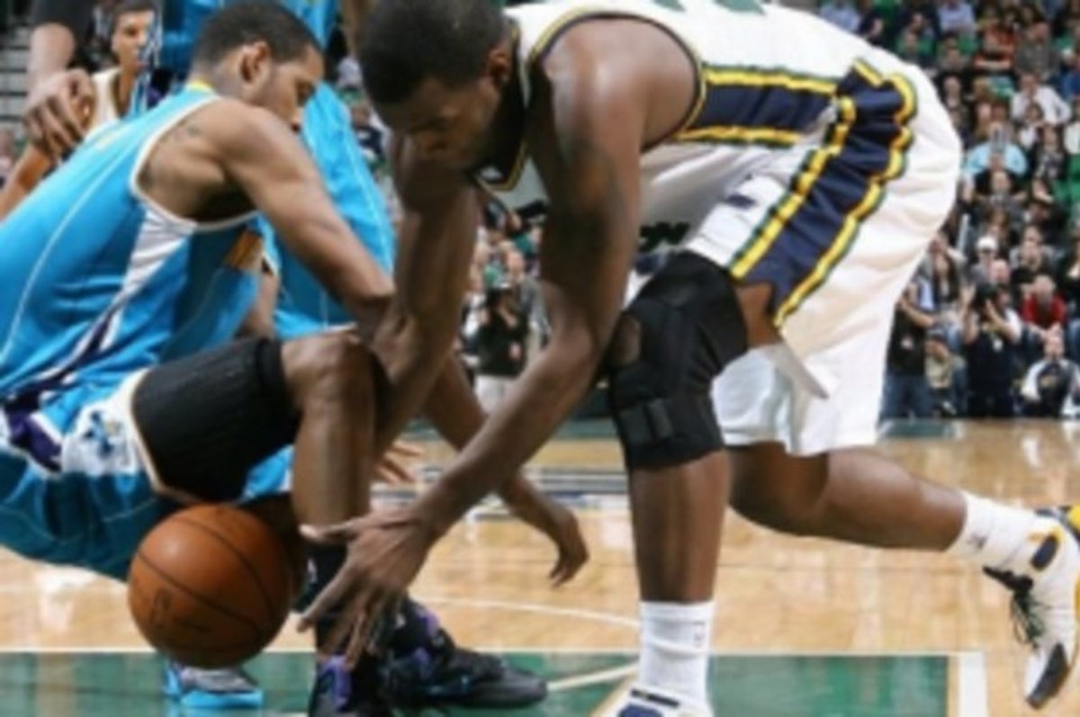 Utah Jazz: Emeka Okafor, Chris Paul lead Hornets past Jazz 121-117 in OT -  Deseret News