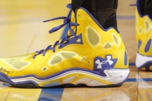 Stephen Curry Breaks Franchise Record In UA Anatomix Spawn // Highlight ...