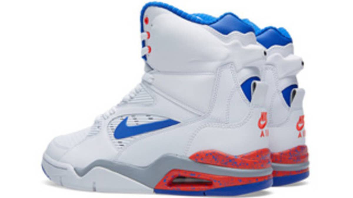 The classic 'Ultramarine' theme comes back to the Nike Air Command Force in 2015.