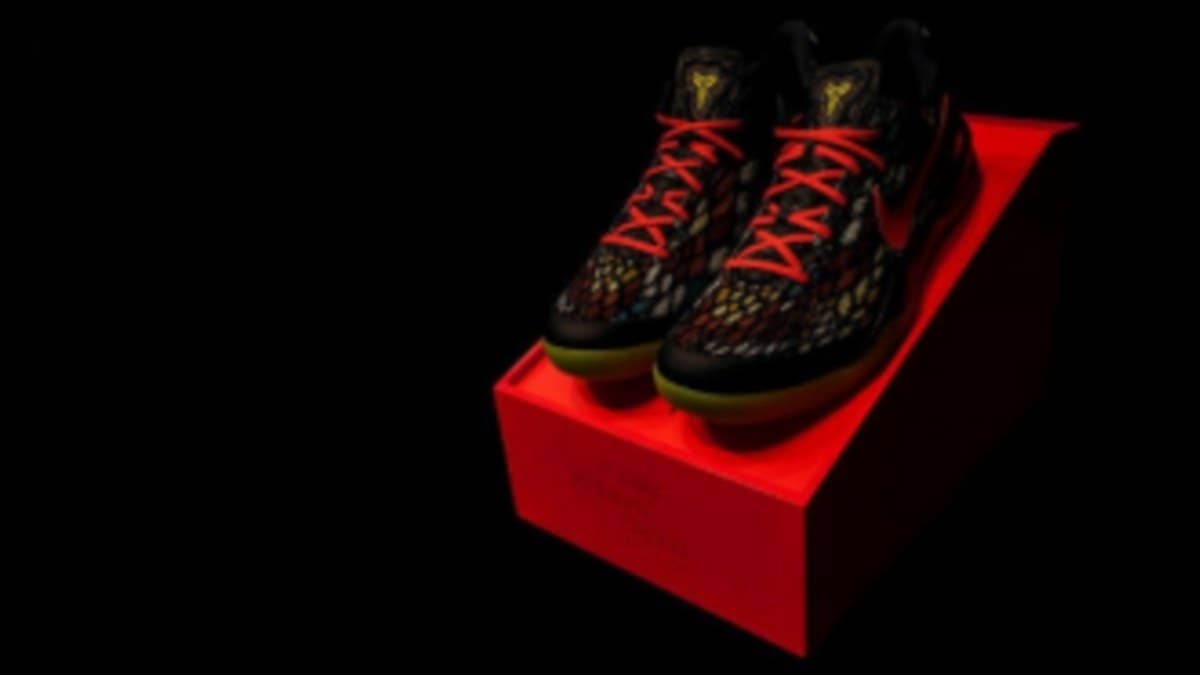 On Christmas Day, 24 fans in attendance to watch the New York Knicks take on the Los Angeles Lakers received a limited edition Nike Vault x Kobe 8 System "Christmas" Pack.