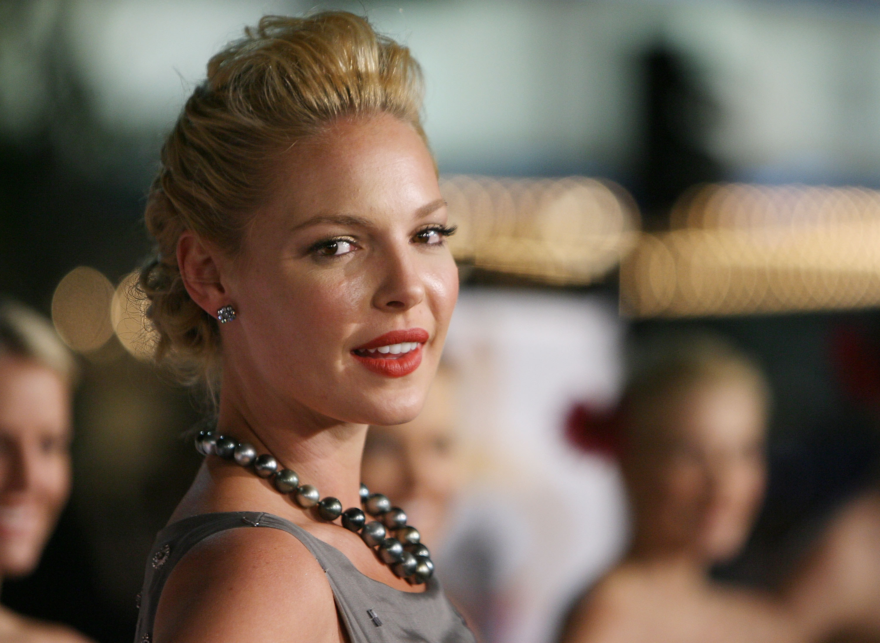 Closeup of Katherine Heigl at a red carpet event