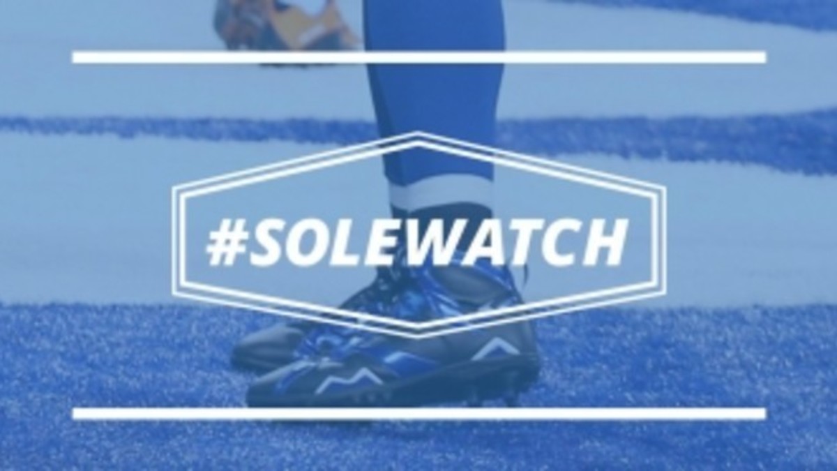 SoleWatch: Hakeem Nicks Debuts a 'Colts' Air Jordan 7 PE for the Playoffs