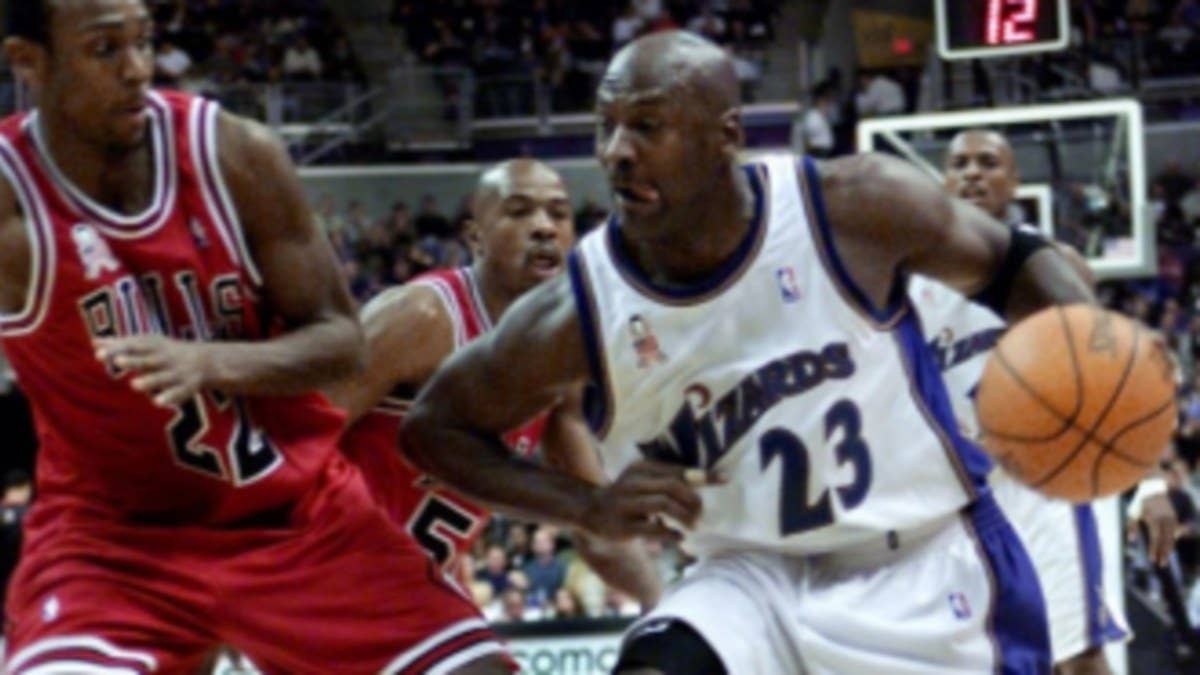 MJ joins the exclusive club...against the Chicago Bulls.