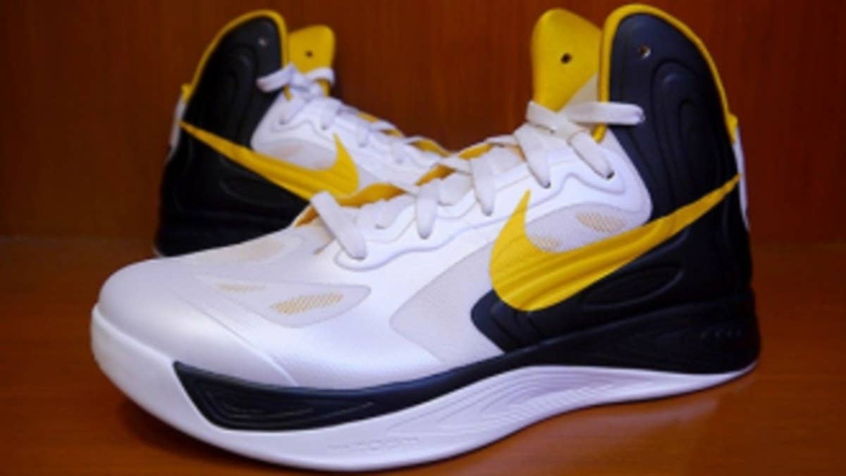 Here's an early look at another colorway Nike has on deck for the upcoming Zoom Hyperfuse 2012.