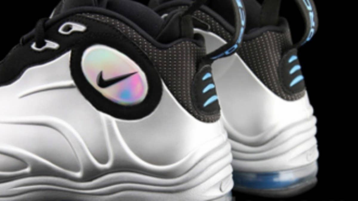 First made popular by Tim Duncan, the Total Air Foamposite Max is set to make a return in the OG metallic silver colorway.
