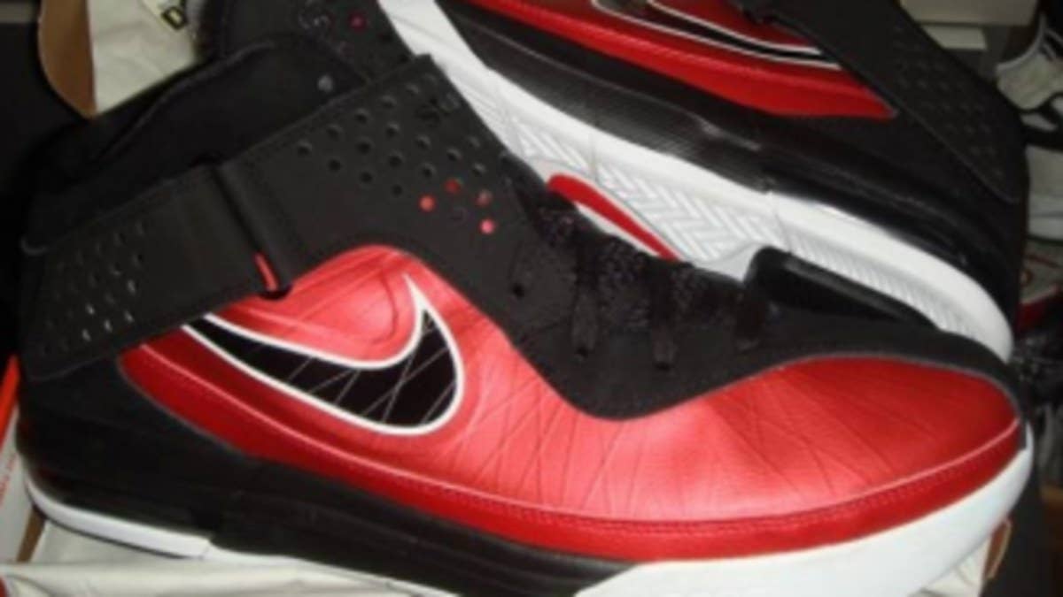 More colorways of the upcoming Air Max Soldier V continue to surface, this time in a style suited for Miami Heat games. 