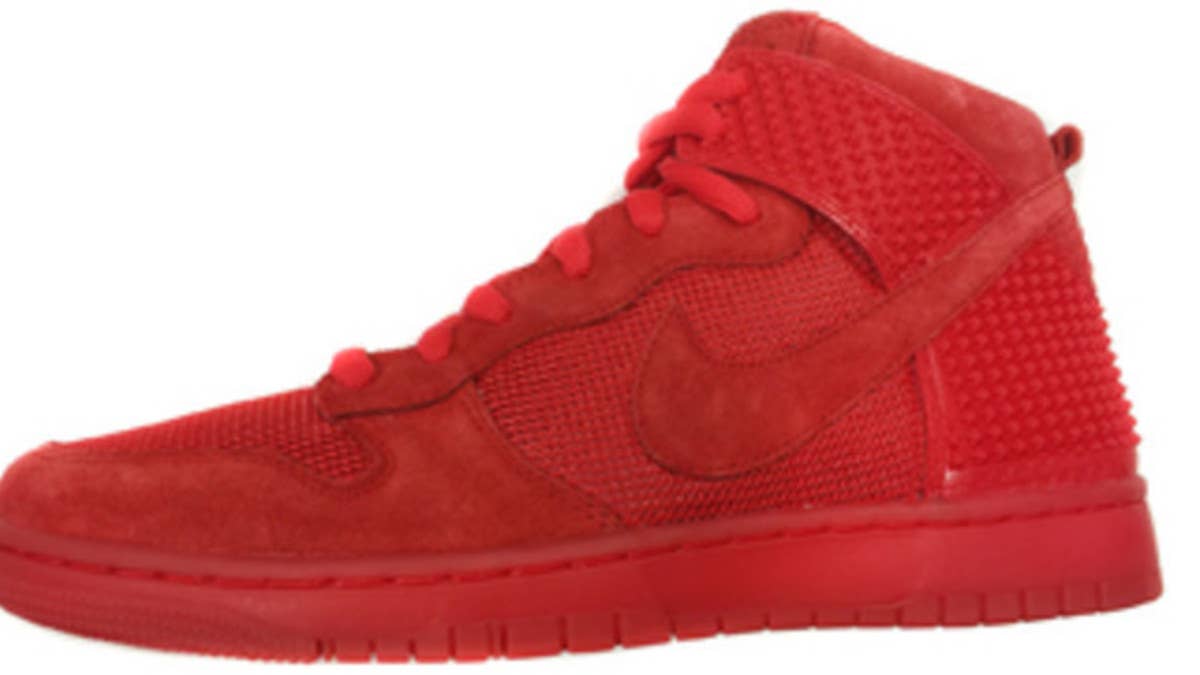 The 'Red October' theme makes its way onto this Dunk High CMFT Premium.