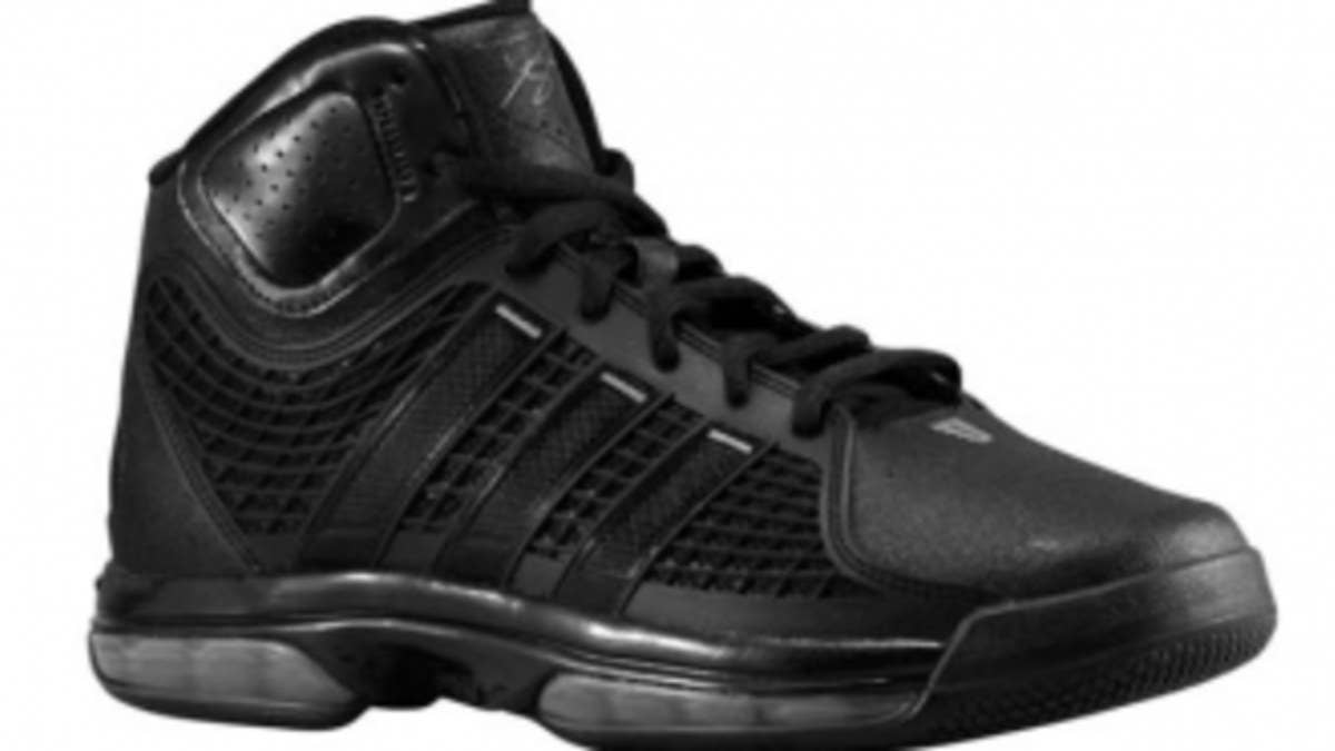 Dwight's new kicks in an all-black colorway.