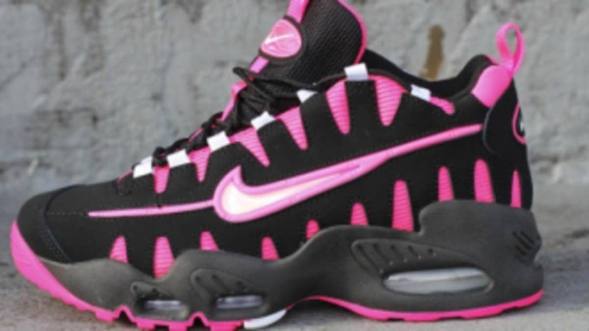 For those looking to score some points with the misses on Valentine's comes this new women's colorway of Hideo Nomo's classic Nike Air Max NM.