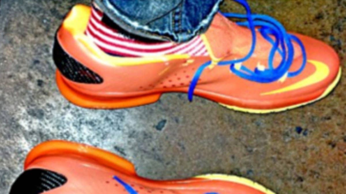 Kevin Durant's brother Tony continues to hit us with early looks at new Nike KD V Elite colorways.