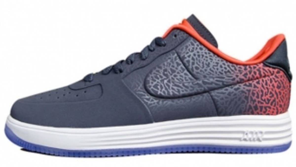 Following a look at a women's colorway that's soon to be released, we now have a look at a men's version of the 'Elephant Print Fade' Lunar Force 1 Low.