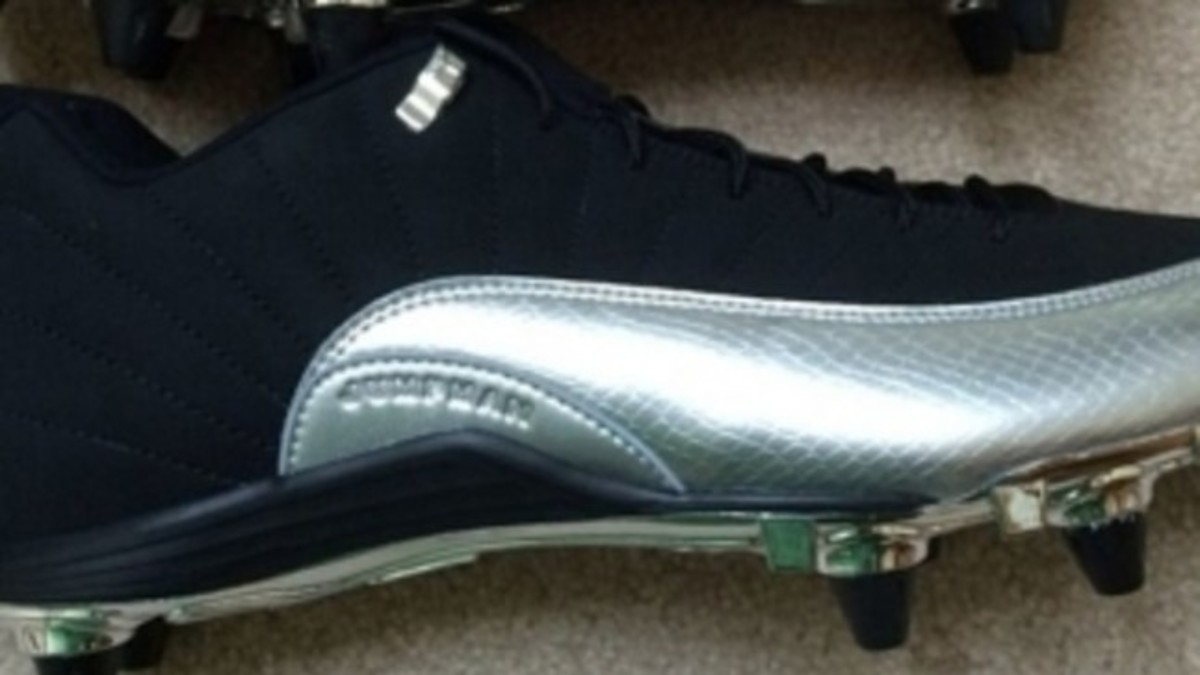 Jordan 12 baseball hot sale cleats metal