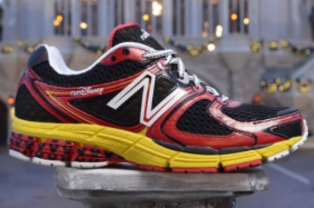 New balance mickey hot sale mouse running shoes