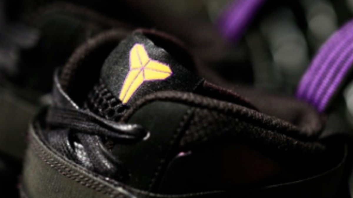 Air force 1 shop foamposite kobe eggplant