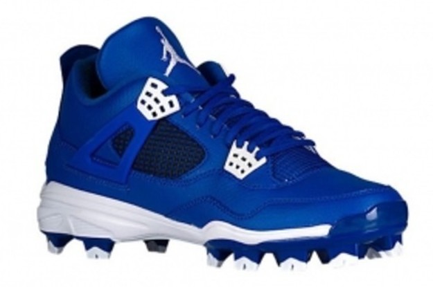 More Retailers Are Getting Air Jordan 4 Cleats | Complex
