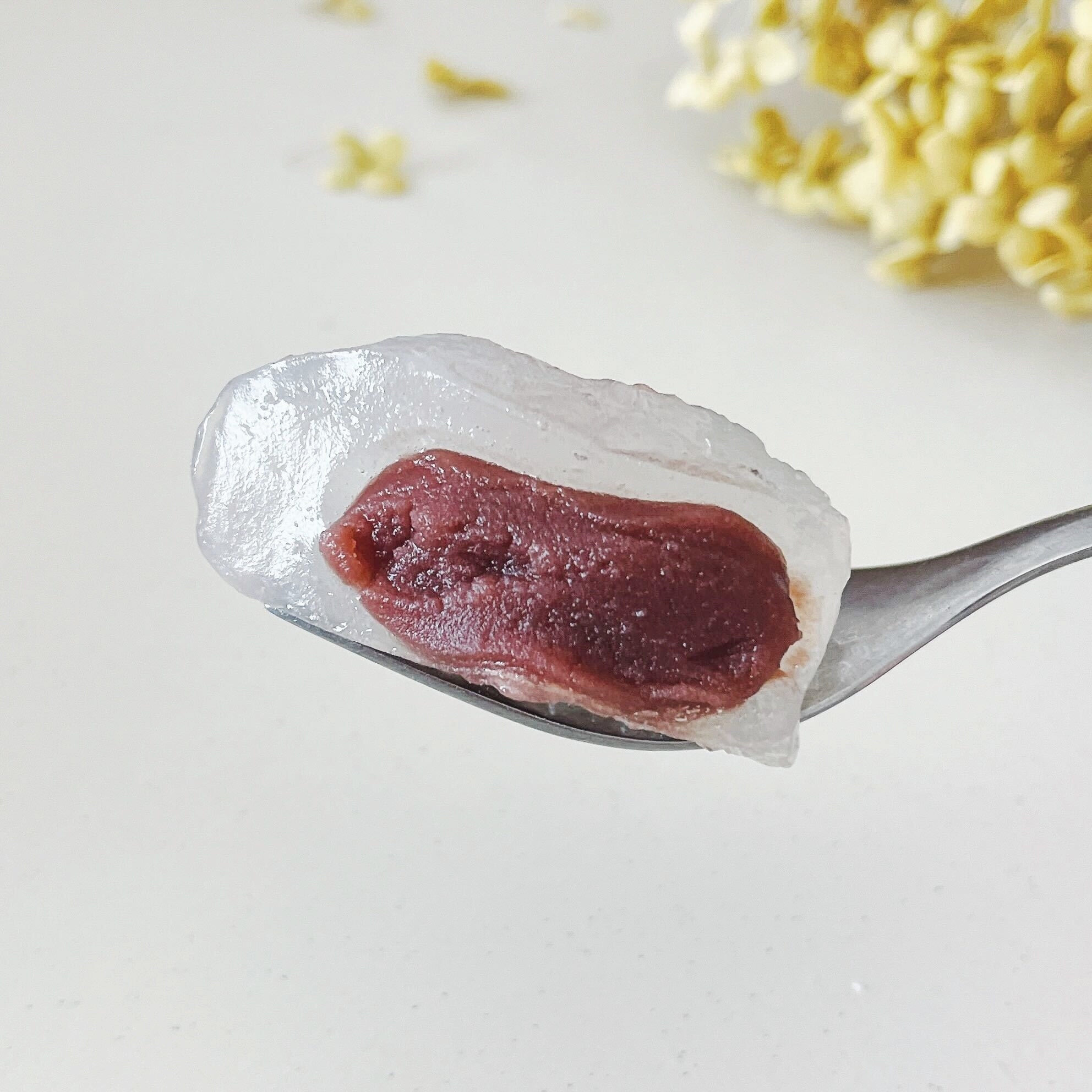 セブン-イレブンのオススメのスイーツ「北海道十勝産小豆使用 冷やし葛まんじゅう」