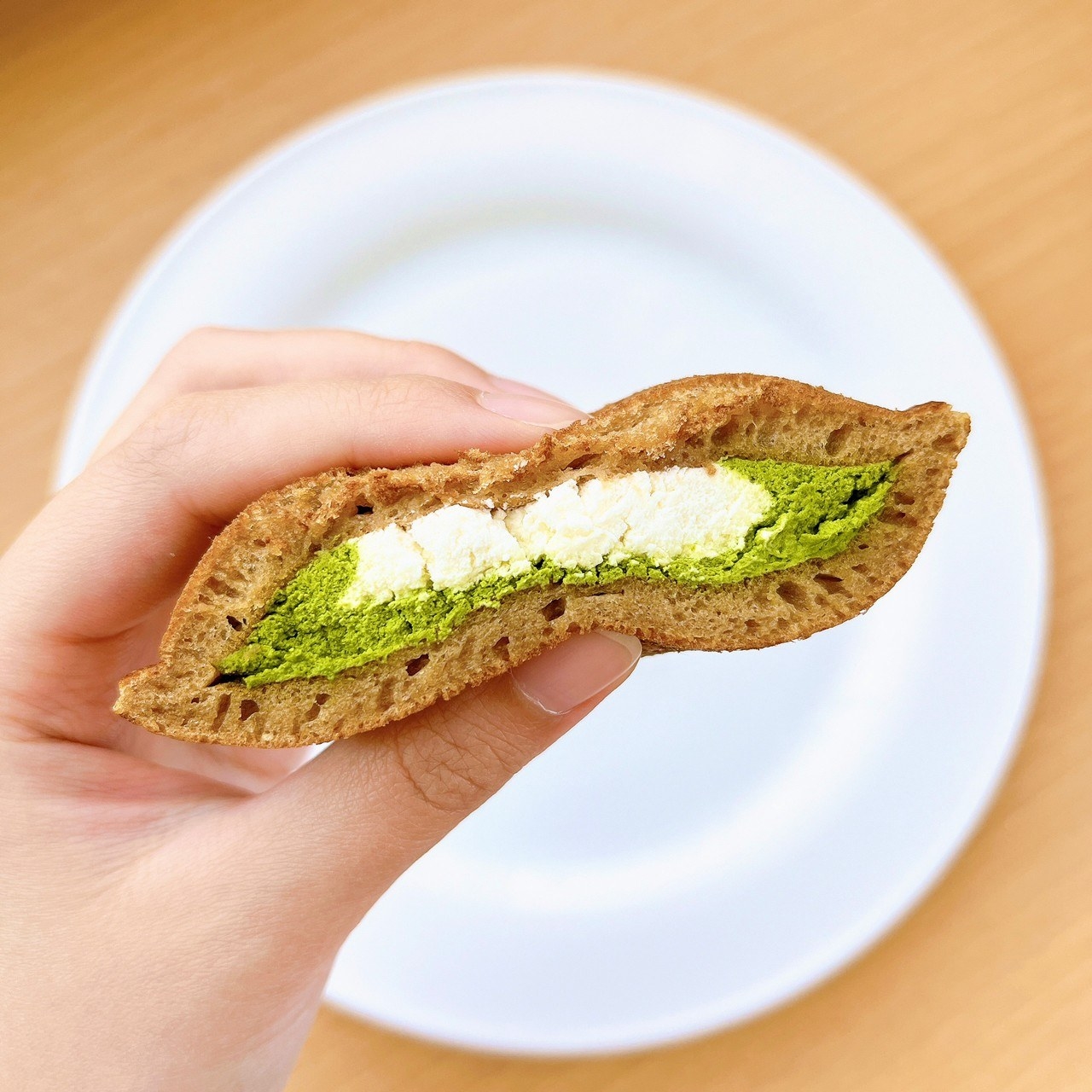 LAWSON(ローソン)のおすすめのスイーツ「どらもっち お抹茶&クリーム」