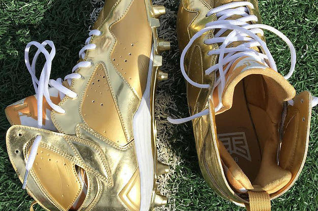 Jordan gold hot sale cleats