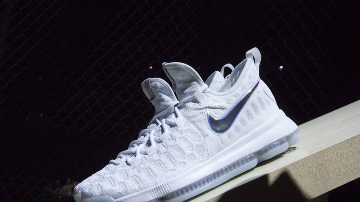 Kevin Durant and Leo Chang break down their latest sneaker.