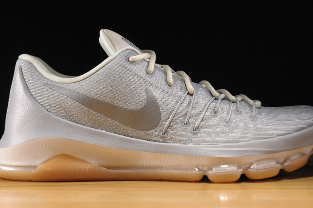 White 2025 kd 8