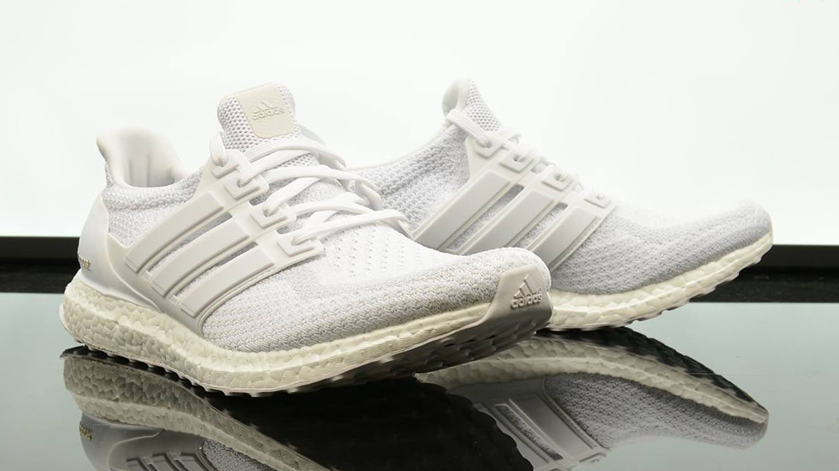 Ultra boost best sale triple white sale